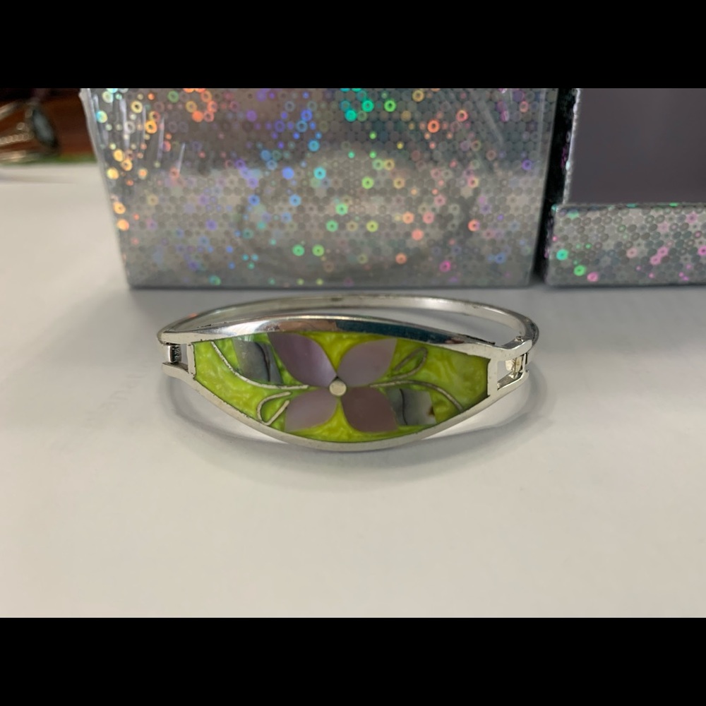 Alpaca lime green elegant bracelet